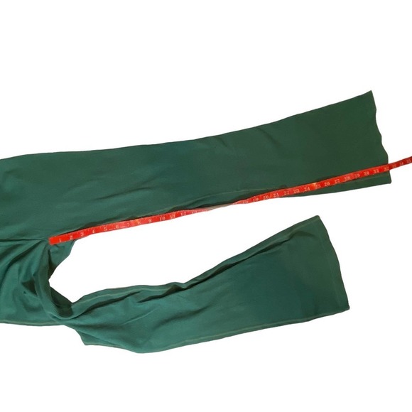 Green athletic leggings- no brand SZ large no pockets, ribbed, flare leg - Picture 6 of 7